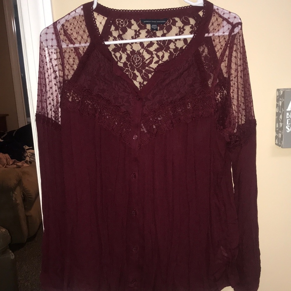 Long sleeve, mesh pattern on upper half shirt